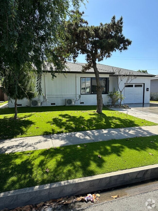 Building Photo - 12108 Dunrobin Ave Rental
