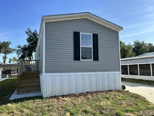 Building Photo - 37947 12th Ave
