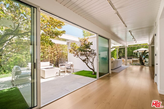 Photo - 1908 N Beverly Dr