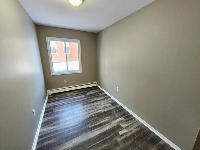 Photo - 2 Reading Crescent Unit 5