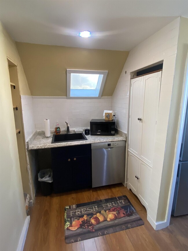 Photo - 11 Beech St Apartments Unit 2