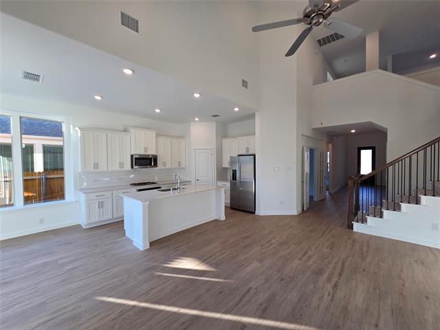 Building Photo - 724 Warleggan Wy