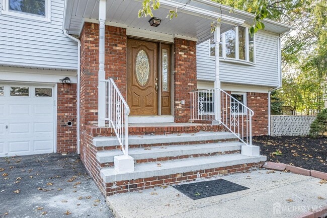 Photo - 927 Wood Ave