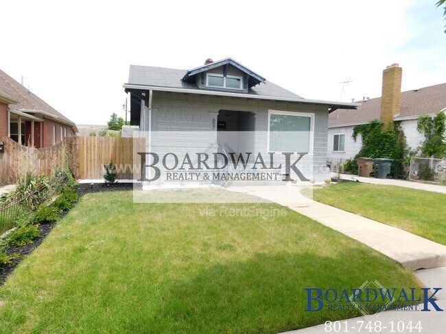 Photo - 657 Warnock Ave