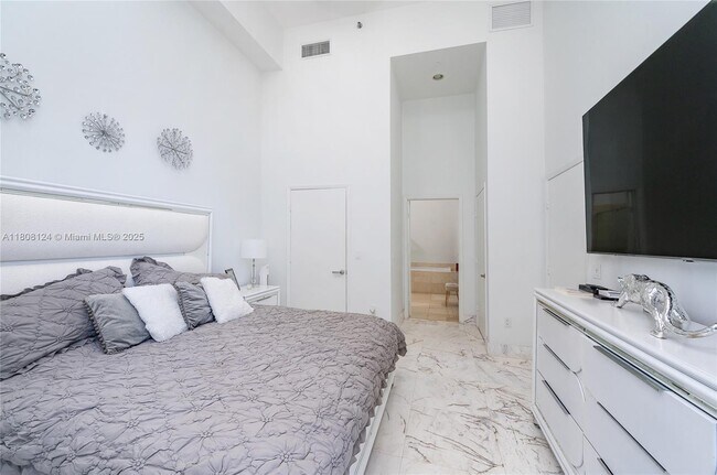 Photo - 475 Brickell Ave Unit 2209