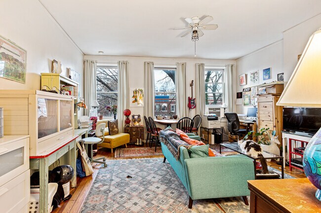 Photo - 3023 Saint Paul St Unidad 3