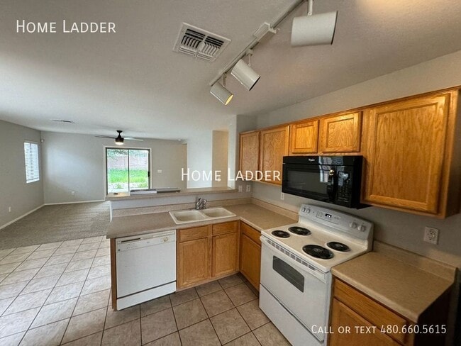 Photo - 44871 Gavilan Dr