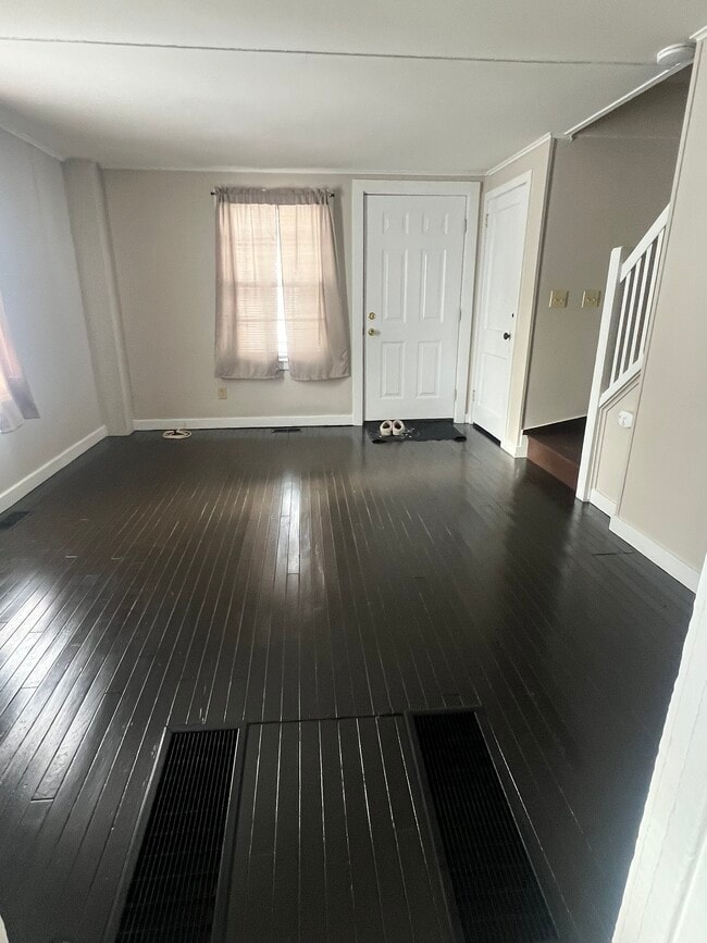 Photo - 255 Allen St Unidad B