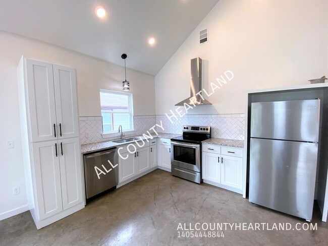 Photo - 520 E Springer Ave