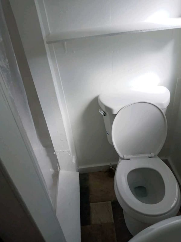 1305 E 1st St Unidad Cabin 4