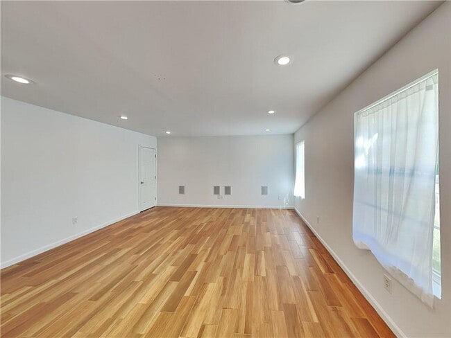 Photo - 515 Bigelow Ct