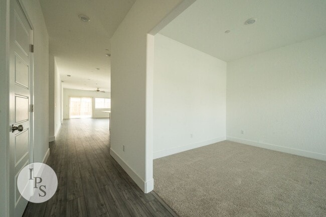 Photo - North Clovis Home, 3BR/2BA + Den/Possible 4th Bedroom - Lots of Amenities!