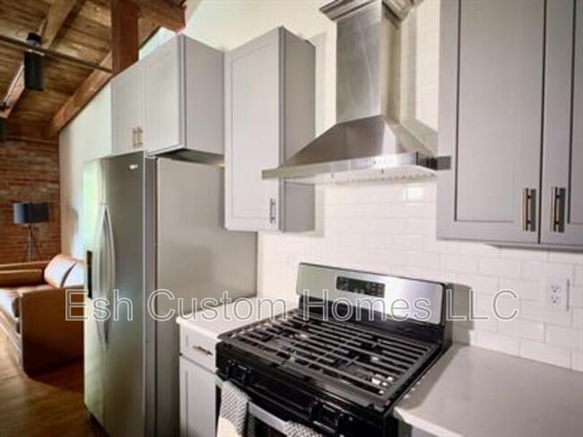 Photo - 437 W Grant St