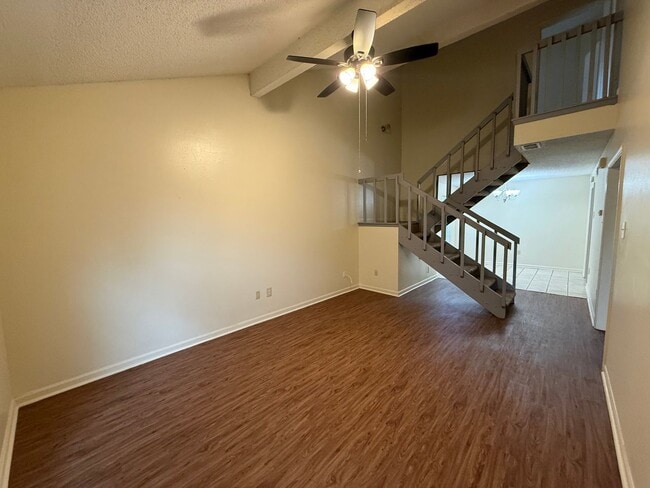 Building Photo - Beautiful 3 Bedroom Apartment. Great place at an affordable price.