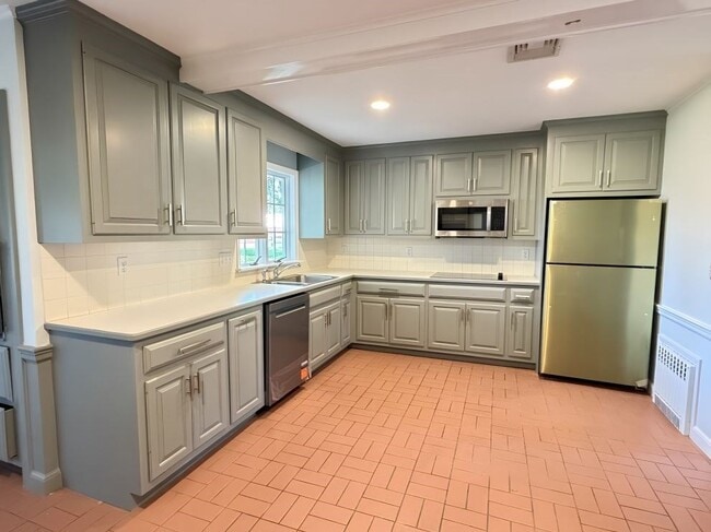 Photo - 343 Bay Rd
