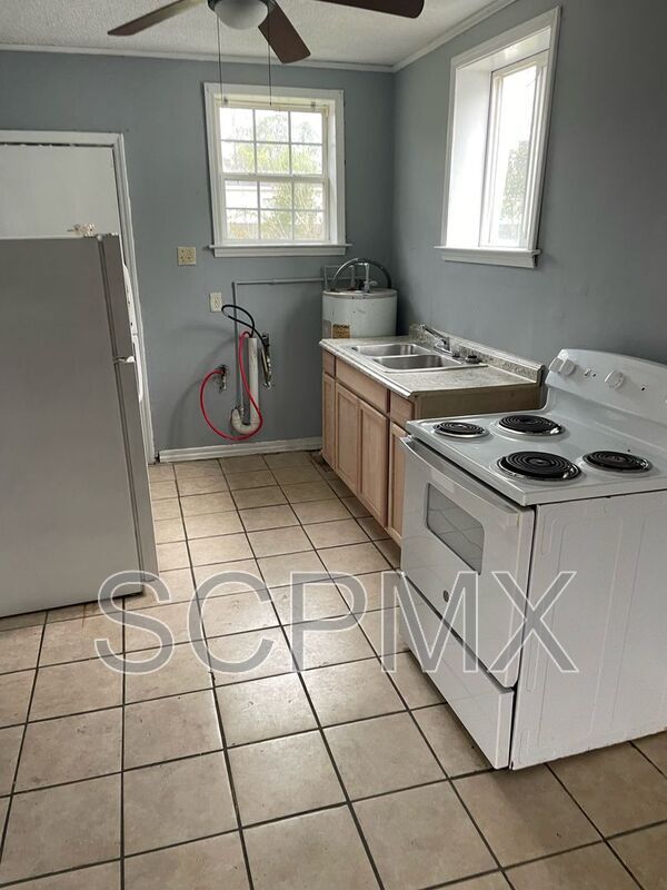 Photo - 949 Woods St SE