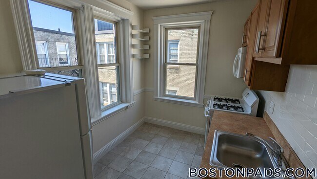 Photo - 127 Washington St Unidad 56