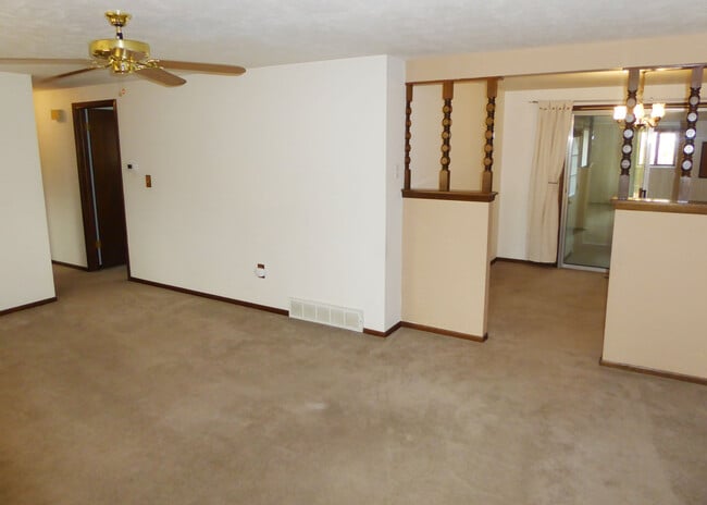 Photo - 331 Juniper Pl