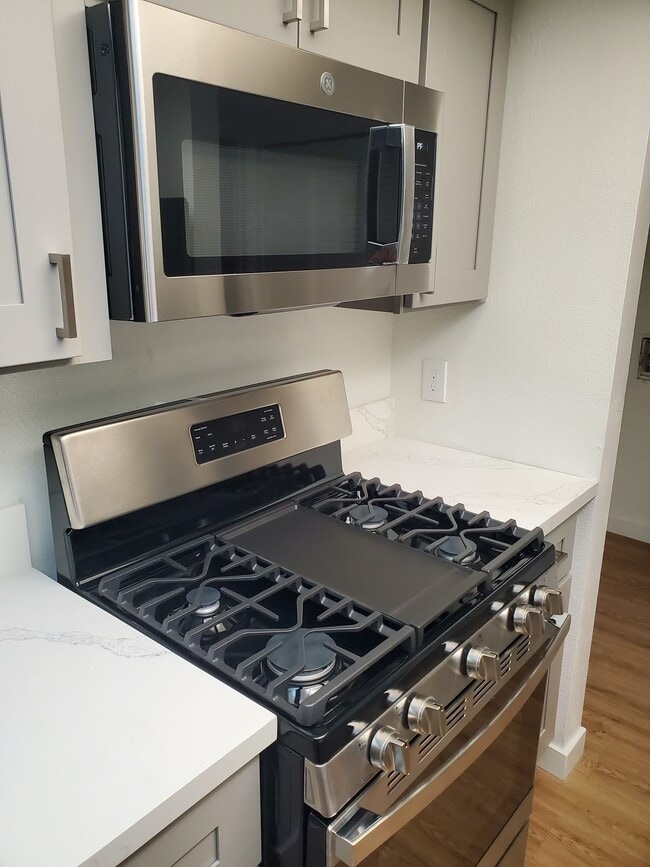 Photo - 731 S Detroit St