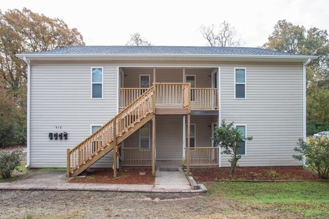 Building Photo - 918 Fiske St Rental