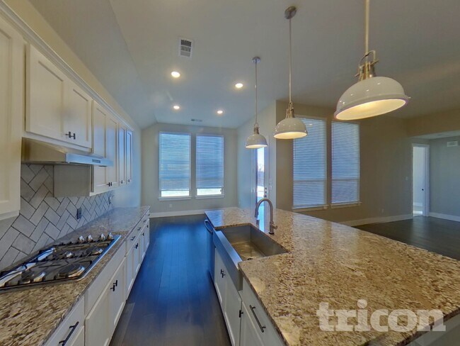 Photo - 1008 Faringdon Dr