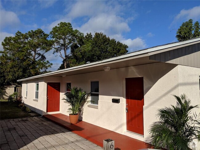 Building Photo - 6627 S West Shore Blvd Rental