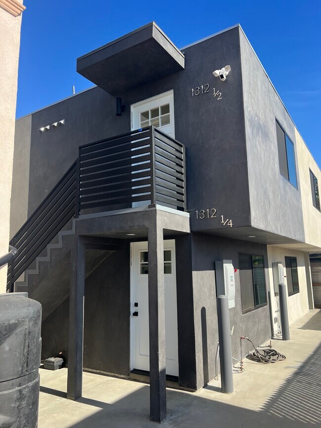 Photo - 1310 N Kingsley Dr