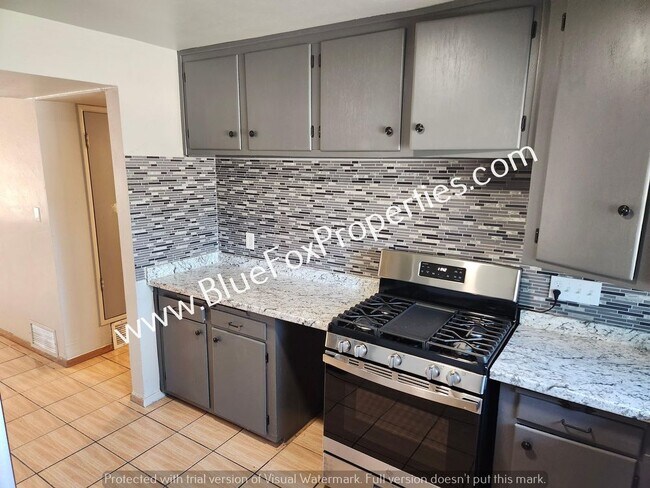 Photo - 5952 E 25th St