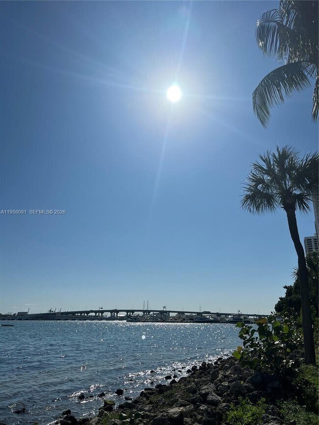 Photo - 1900 N Bayshore Dr Unidad 3510