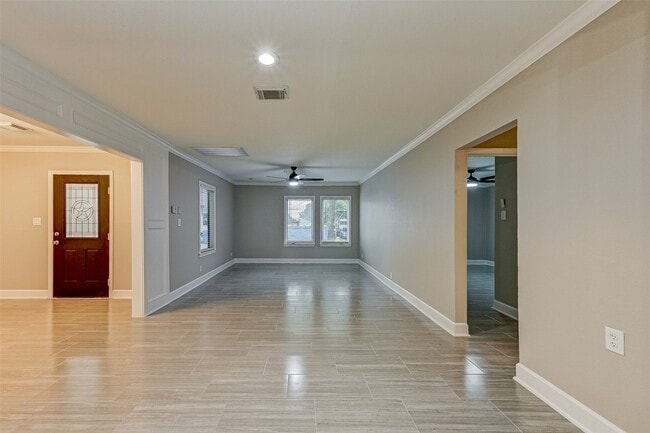 Photo - 6618 Winton St