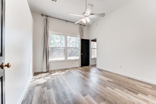 Photo - 31302 Baker Lake Dr