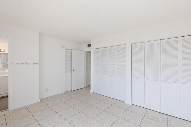 Photo - 17011 N Bay Rd Unit 919