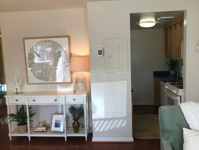 Photo - 200 N Maple Ave Unidad 110