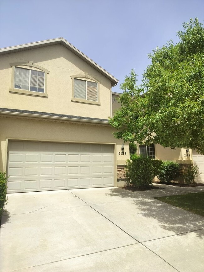 Photo - Modern 3 Bed 2.5 Bath Lehi Townhome Near Thanksgiving Point | 2-Car Garage