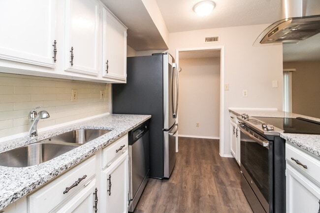Photo - 4221 Sweetgum Way