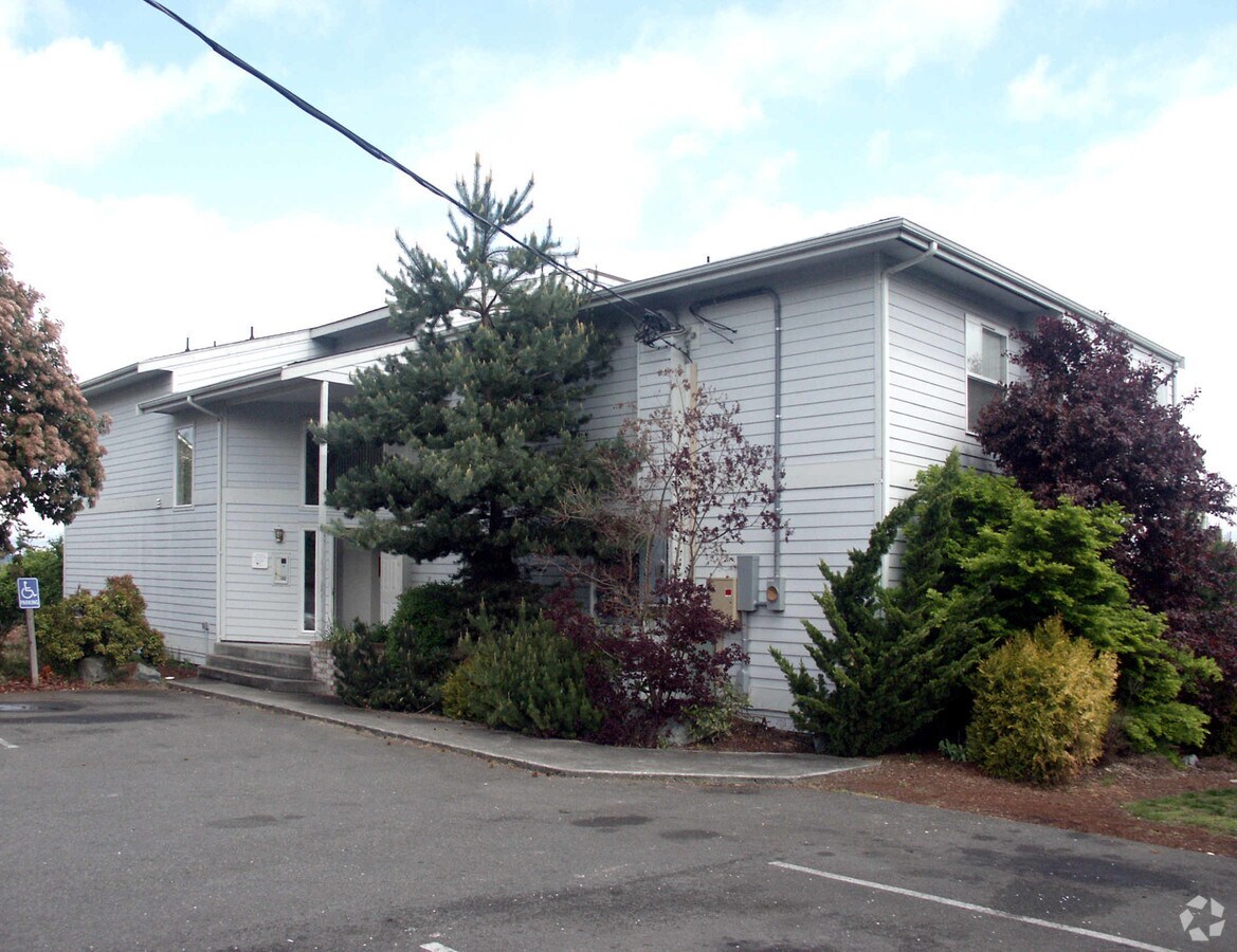 Valley View Apartments - Valley View Apartments