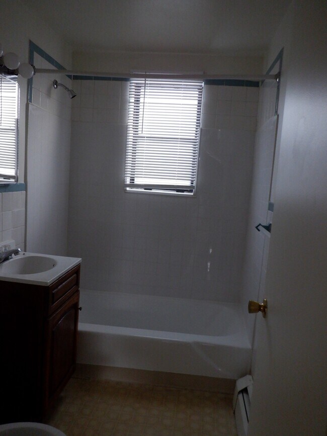 Photo - 30 Henderson Dr Unit 5