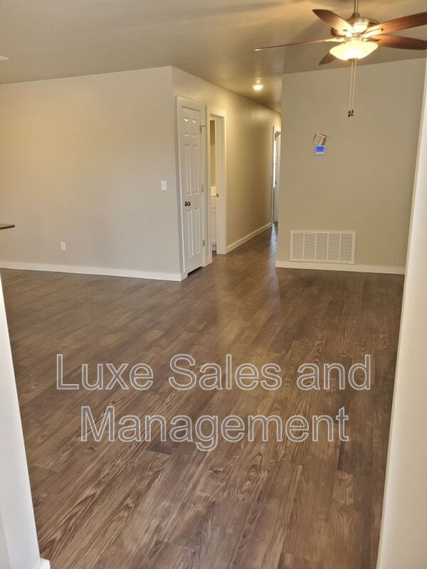 Photo - 755 SW 13th St