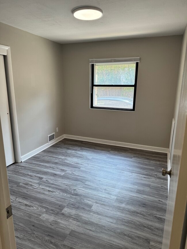 Photo - 564 Grand Ave