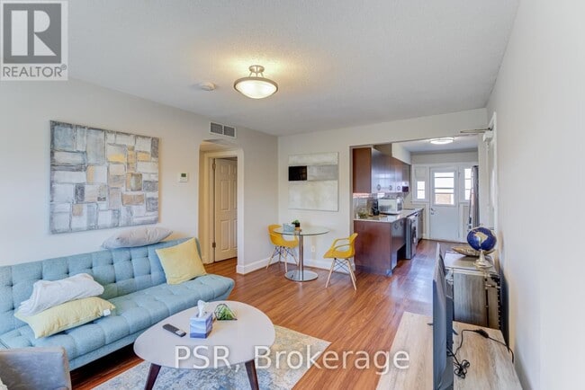 Photo - 4 Sutherland Dr