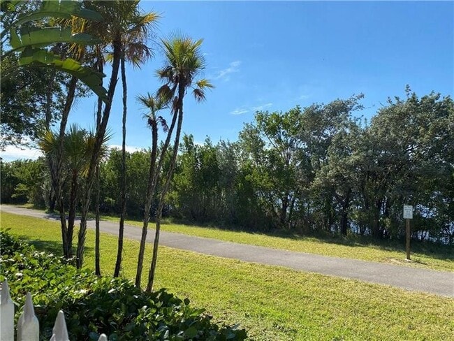 Photo - 1940 Sweetbay Way