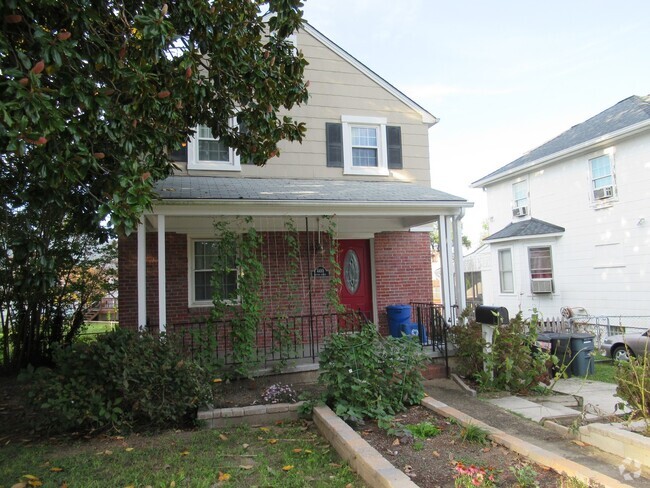 Building Photo - Delightful 3 Bedroom Single Family Home in...