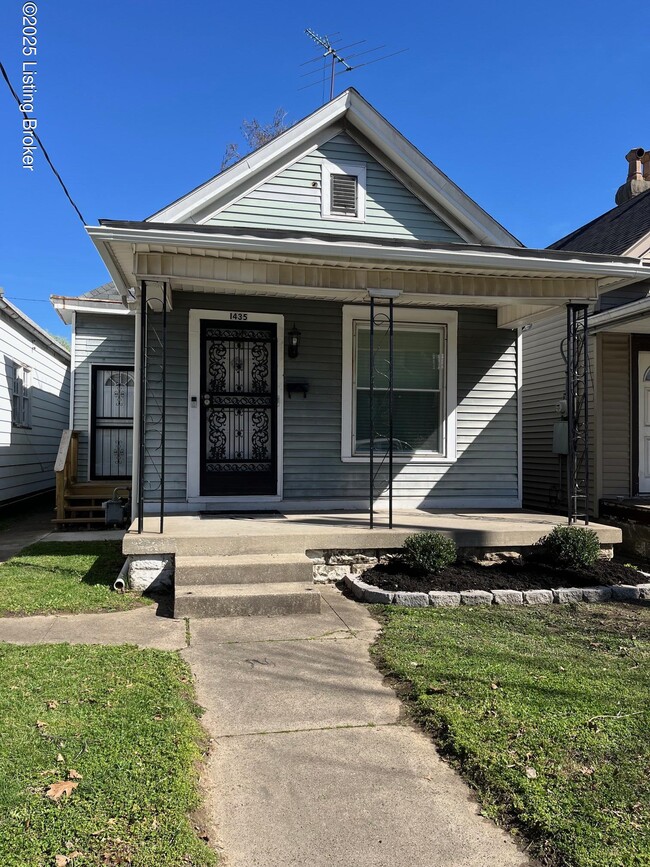 Building Photo - 1435 S Floyd St Rental