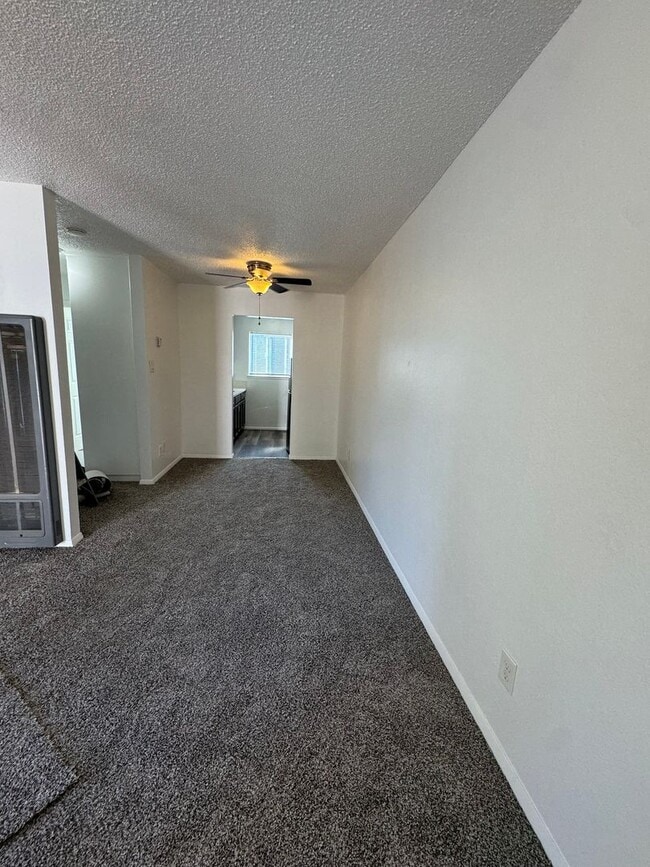 Photo - 212 D St Unidad 2