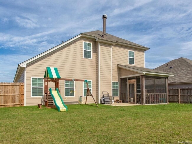 Photo - 500 Lismore Pl