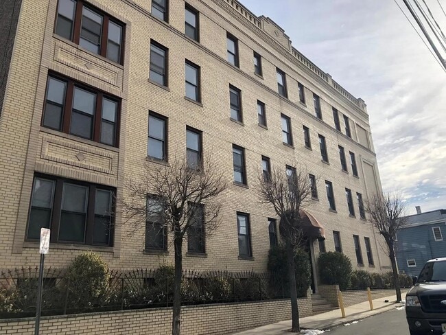 Building Photo - 120 Dekalb Ave Unit 7