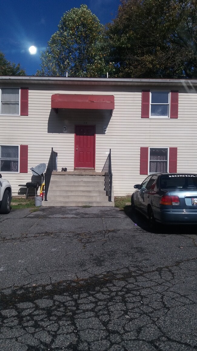 Building Photo - 27 Doris Drive Unit 27B