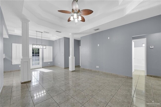 Photo - 21 Camelot Dr