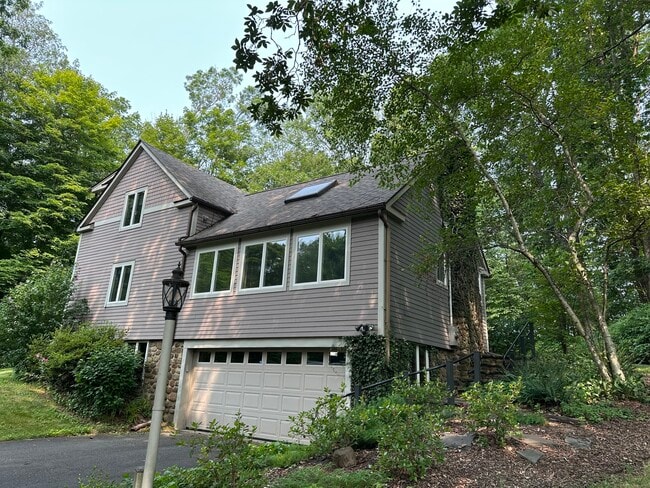 Building Photo - 135 Oregon Rd Rental