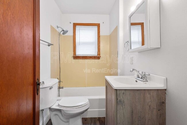 Photo - 2022 Charles St